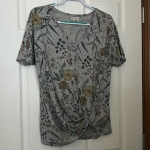 Women’s XL Maurice’s Short Sleeve Floral Top